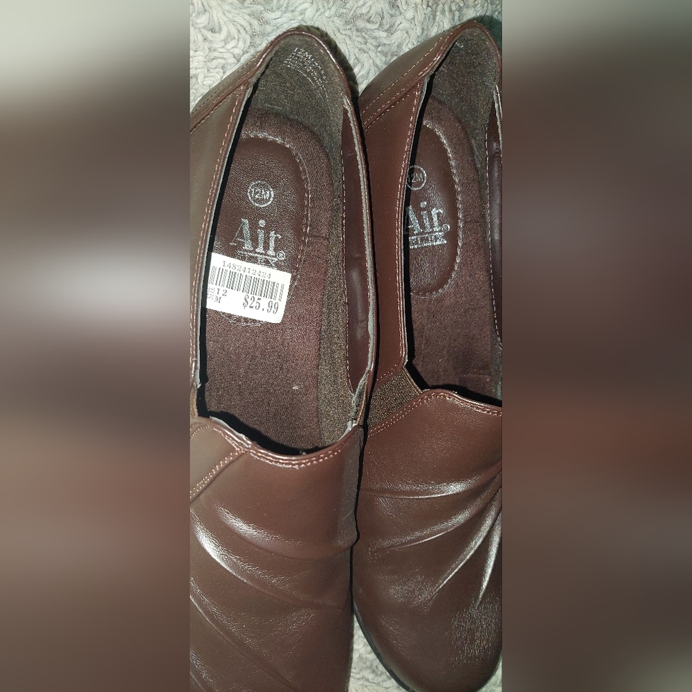 Air walk women's Brown shoes NWT never worn. Size 12M with 2 inch heel. - Picture 4 of 7